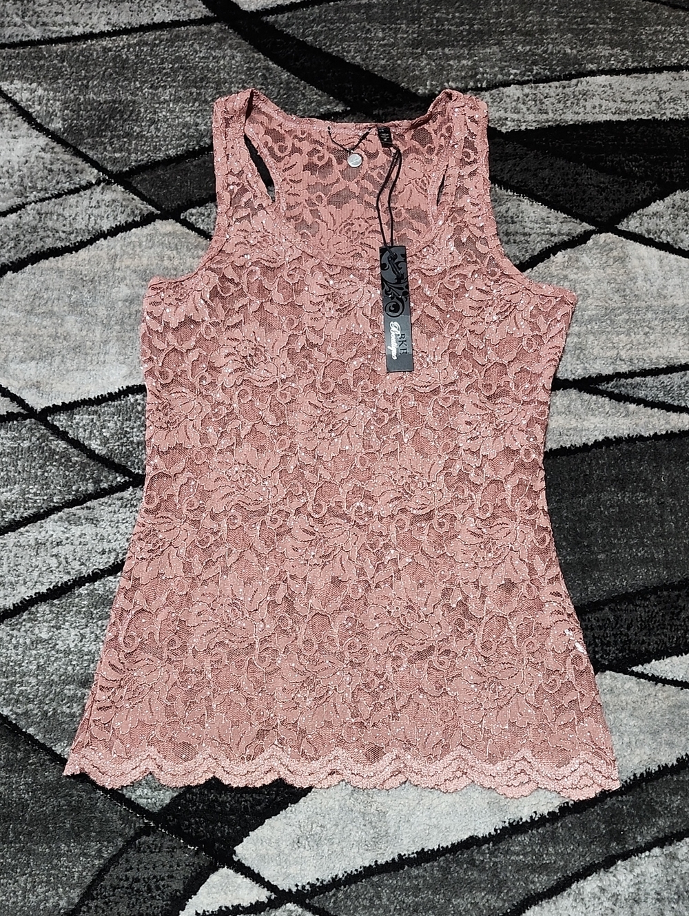 BKE BOUTIQUE METALLIC SHIMMER FLORAL LACE RACERBACK TANK-TOP